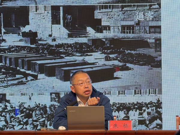 在历史与时代中播种爱国初心